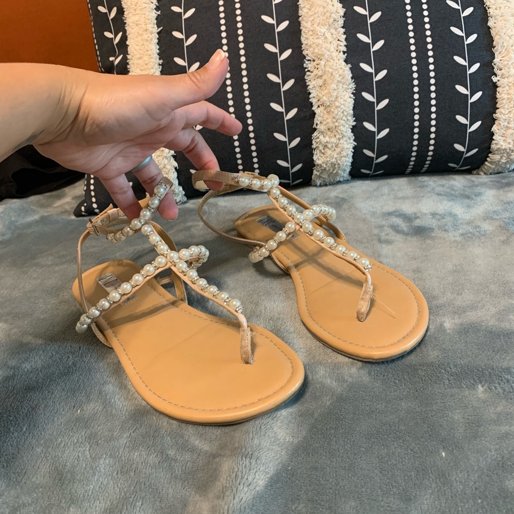 Pearl with rhinestone sandals